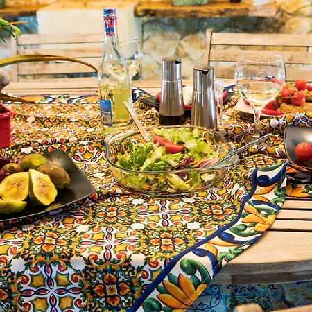 Il Panoramico - Terrazza E Jacuzzi בית נופש