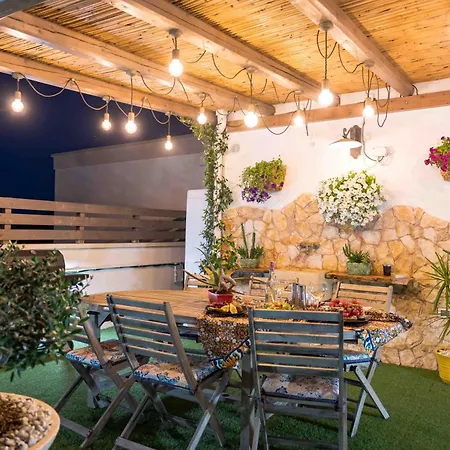 Il Panoramico - Terrazza E Jacuzzi Feriehus *