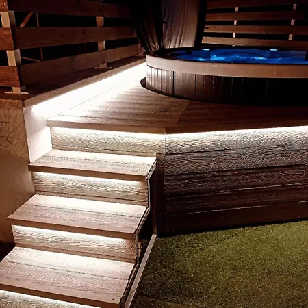 Semesterbostad Il Panoramico - Terrazza E Jacuzzi Neviano