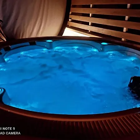 Il Panoramico - Terrazza E Jacuzzi Holiday home *